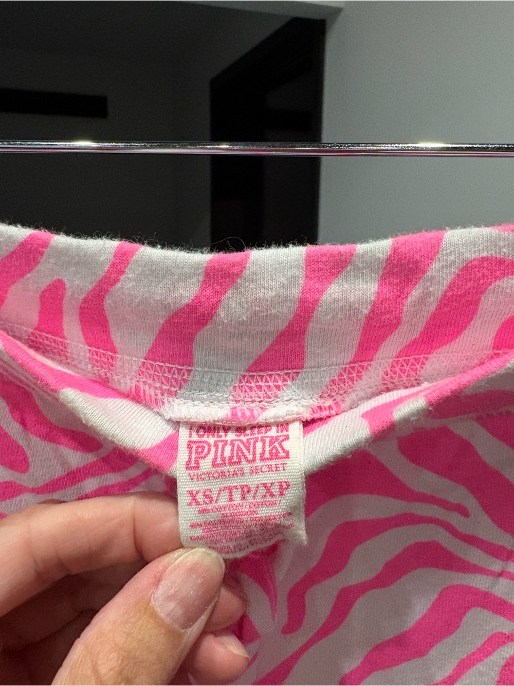 PINK Victoria's Secret Hot Pink and White Zebra Lounge Pants - Picture 3 of 4